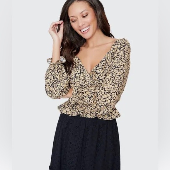 NWT Lost + Wander pick me golden hour smocked waist top - Picture 2 of 9